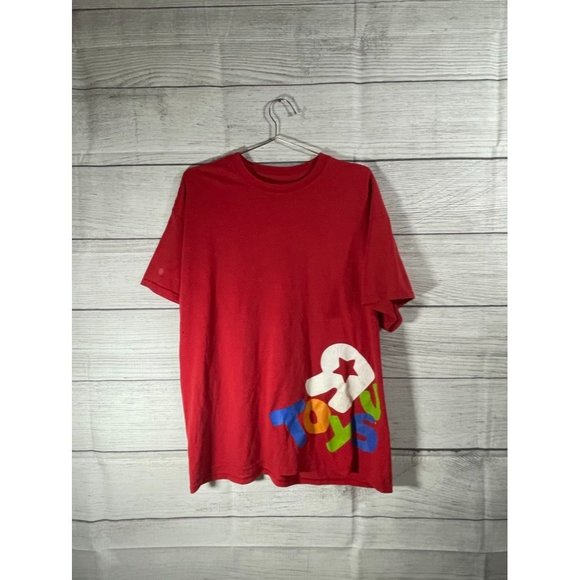 Other - Toys R Us - Men's XL Red Vintage Short Sleeve Logo T-Shirt